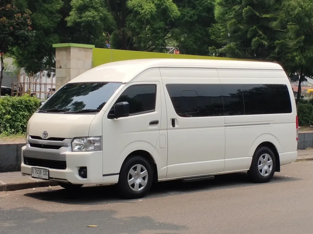 Toyota - HiAce (Dalam Kota - Region 1 | Drop Off Bandara Soekarno-Hatta / Halim)